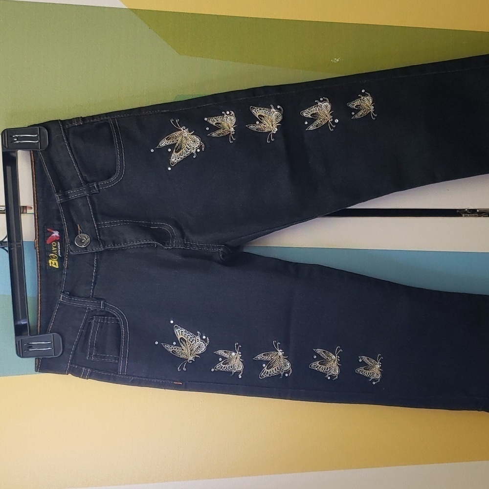 BOayo Low Rise Dark Wash Floral Style Jeans